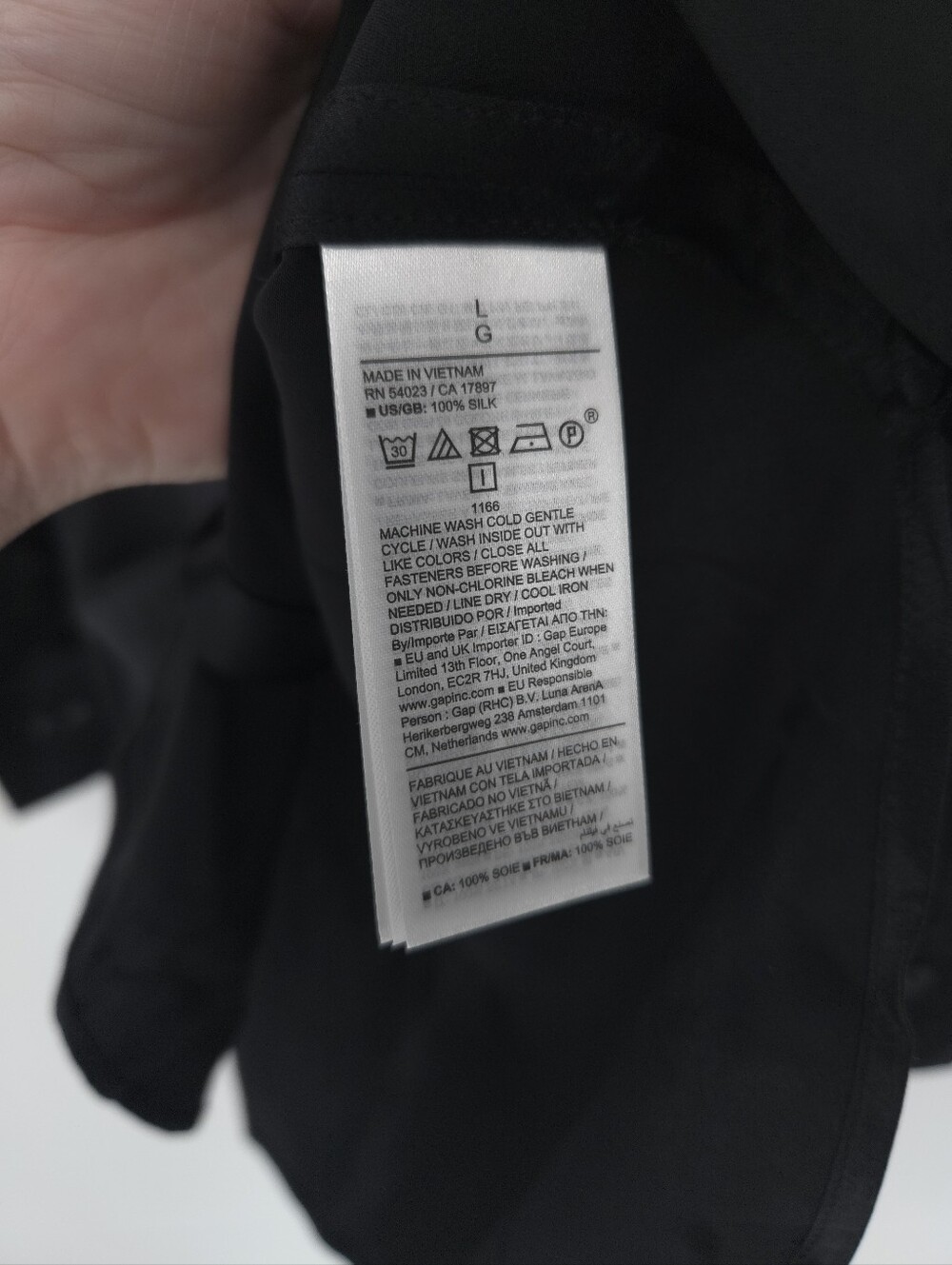 100% Silk Banana Republic The Everyday Silk Shirt Black NWT - Picture 8 of 9